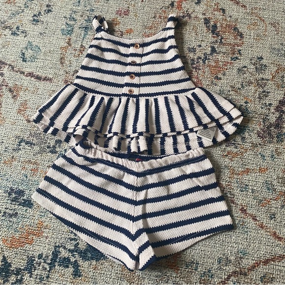 Vince Camuto Other - Vince camuto  girls 2 piece set  size 2T